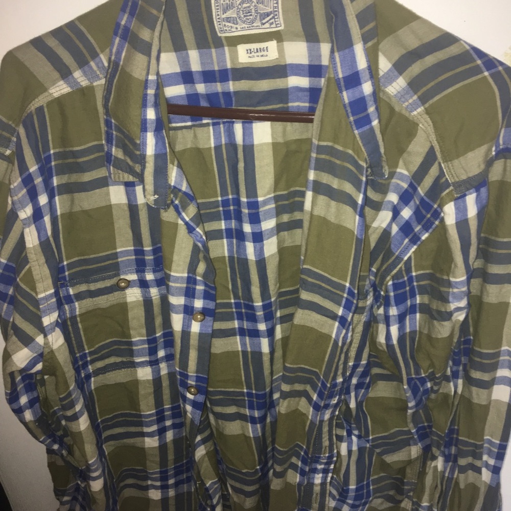 Lightweight plaid button up